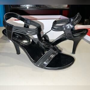 Style & Co strappy Sandals Black size 7.5 gorgeous show and very comfy